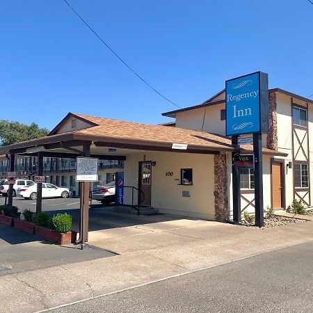 Regency Inn Lakeport Εξωτερικό φωτογραφία