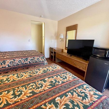 Regency Inn Lakeport Εξωτερικό φωτογραφία