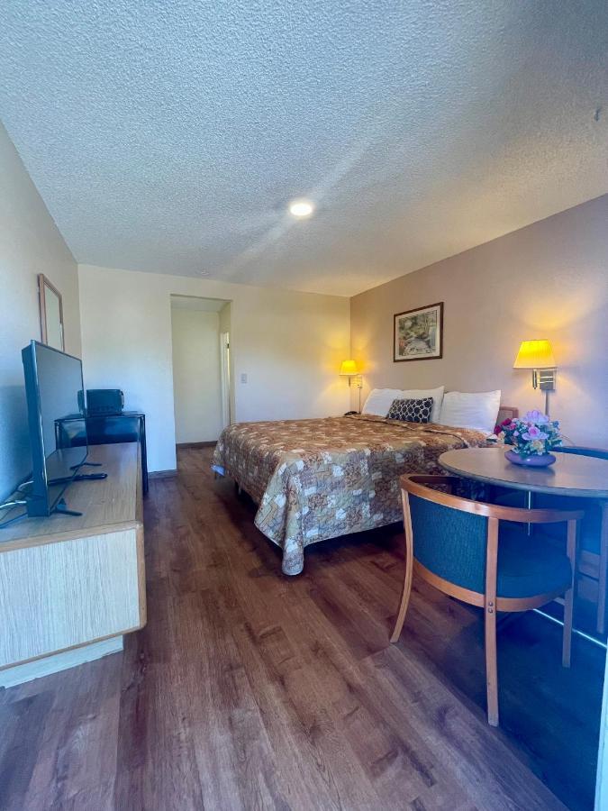 Regency Inn Lakeport Εξωτερικό φωτογραφία
